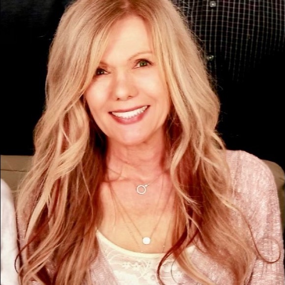 Meet your Posher, Karrie - Picture 7 of 7